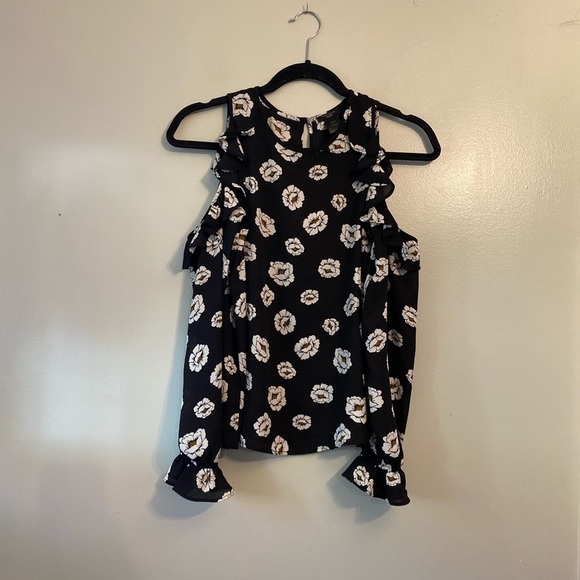 Ann Taylor black and white floral print cold shoulder long sleeve ruffle top xxs - Picture 9 of 9